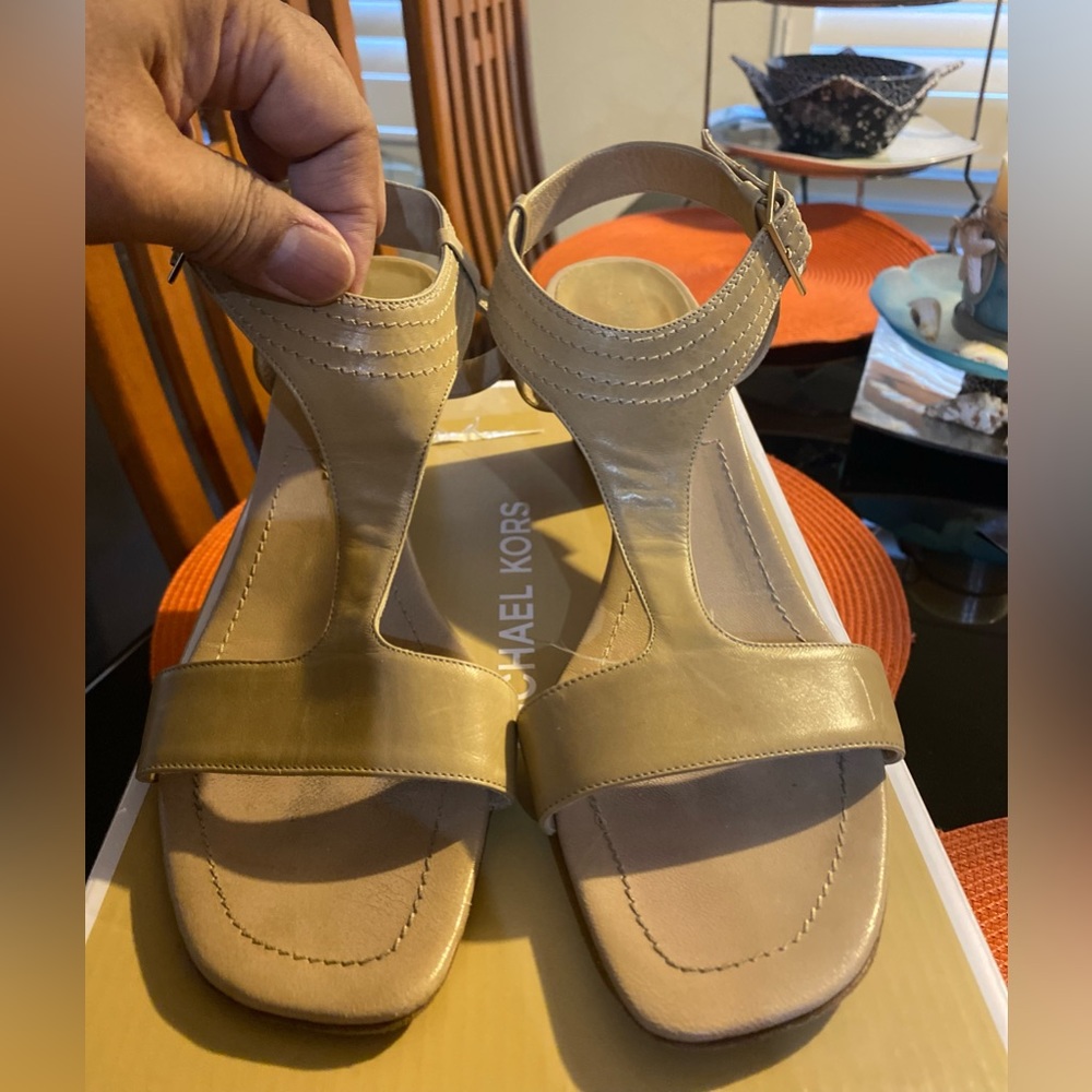 Max mara  sandal with kitty heel